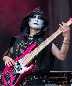 The 6 String God of Bass of 