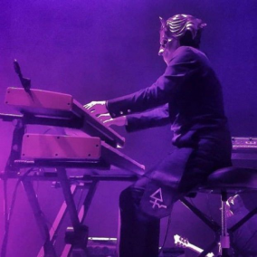 The Keyboardist of Zephyr Gh